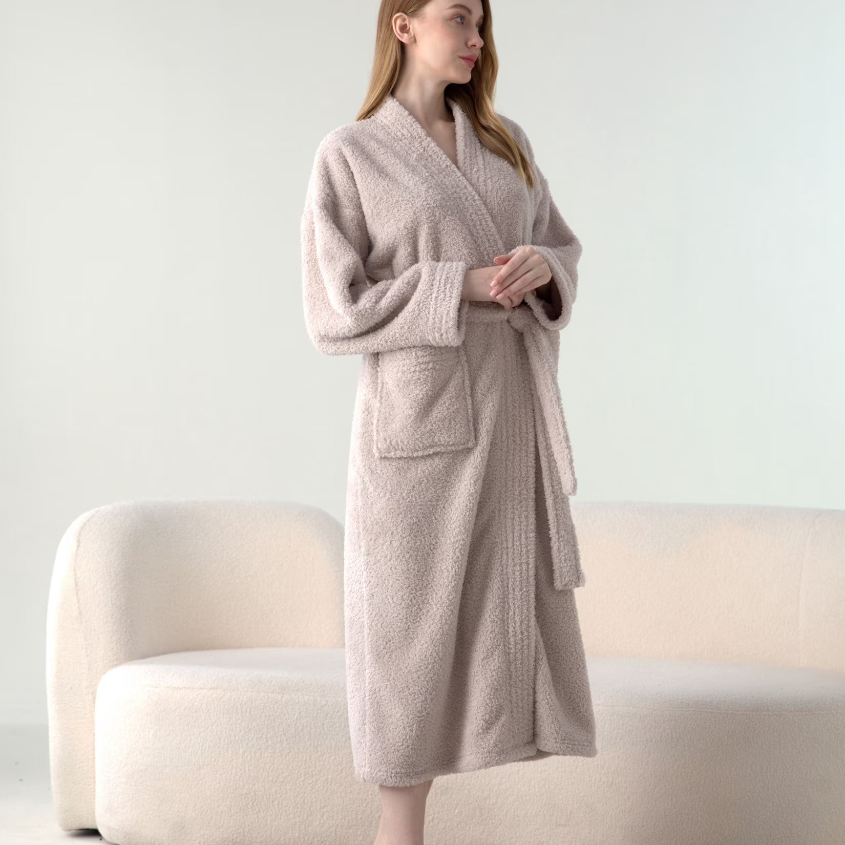 Chic Beige Women's Fleece Bathrobe - Cozy Long Sleeve Loungewear for Cold Weather in Medium-Large